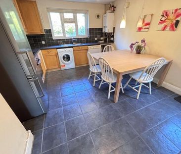 3 bedroom semi-detached house to rent - Photo 6