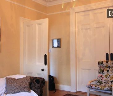 Relaxing room in shared apartment in Terenure, Dublin - Photo 3