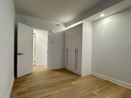 3201 Boulevard Édouard-Montpetit, #302 - Photo 4