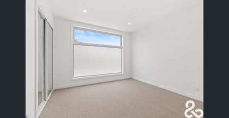 Simply Stunning Three-Bedroom Townhouse - Photo 3