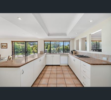 10 Bronhill Street, Currumbin Waters, Qld 4223 - Photo 4