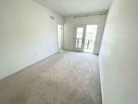 For Lease - 33 Arrowview Drive Unit# Upper Level (2nd & 3rd ), Brampton, Ontario - Photo 3