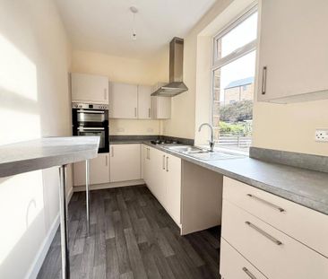 2 bedroom end of terrace house to rent - Photo 4