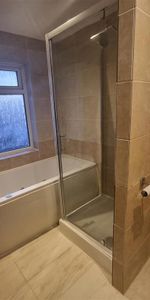 4 bedroom semi-detached house to rent - Photo 3