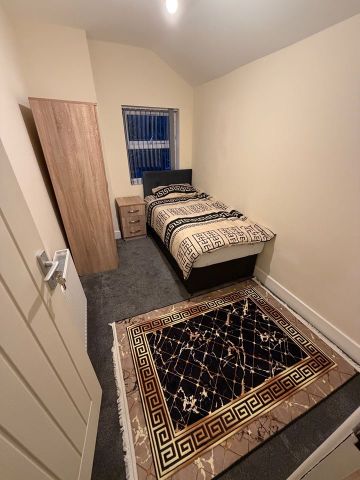 Room in a Shared House, Wenlock Road, B20 - Photo 3