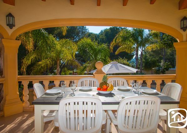 VILLA FOR RENT ALL YEAR ROUND WITH PRIVATE POOL IN MORAIRA
