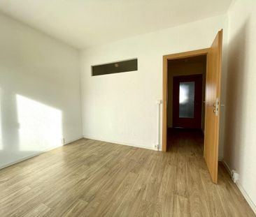 Markeneinbauküche, modernes Oberlichtbad und großzügige Loggia inkl.! - Foto 1