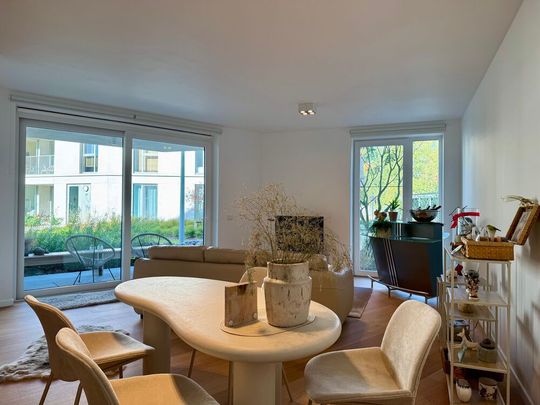 Modern gelijkvloers appartement met ondergrondse staanplaats in Eeklo. - Photo 1