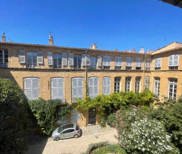 A LOUER - PLACE D ALBERTAS - RARE A LA LOCATION - GRAND STUDIO MEUBLE - Photo 4