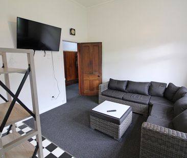 Duke Street Villa 5 bedroom or 7 bedroom - Available now! - Photo 5