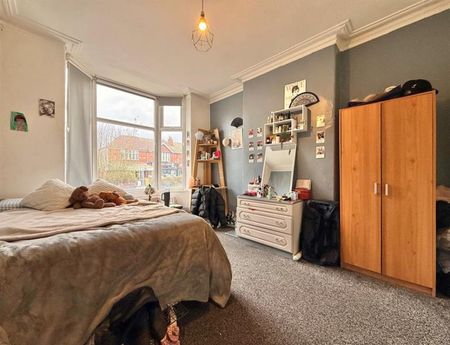 4 Bedroom Terraced To Let - Photo 5