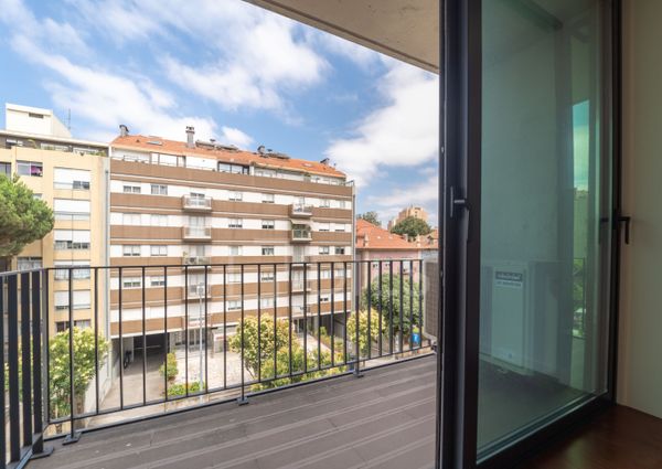 Apartamento T1 com varanda - Novo - Casa da Musica - Rotunda Boavista