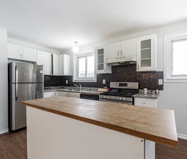 For Lease - 1348 Tatra Drive Unit# Main, Pickering, Ontario - Photo 2