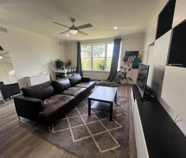 Charming 2-Bedroom Home - Photo 1