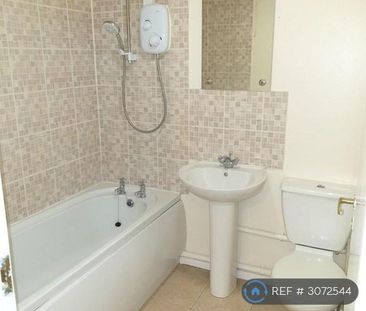 2 bedroom end of terrace house to rent - Photo 4