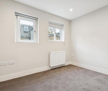3 bedroom flat to rent - Photo 2