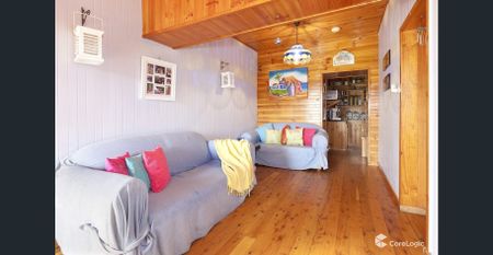 Large North Facing Home - Photo 2