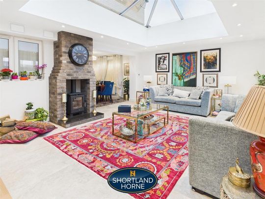 4 bedroom detached house to rent - Photo 1