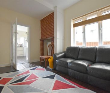 4 bedroom semi-detached house to rent - Photo 3