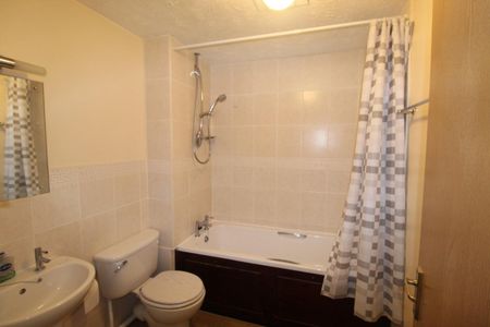 2 bedroom House To Let - Photo 3