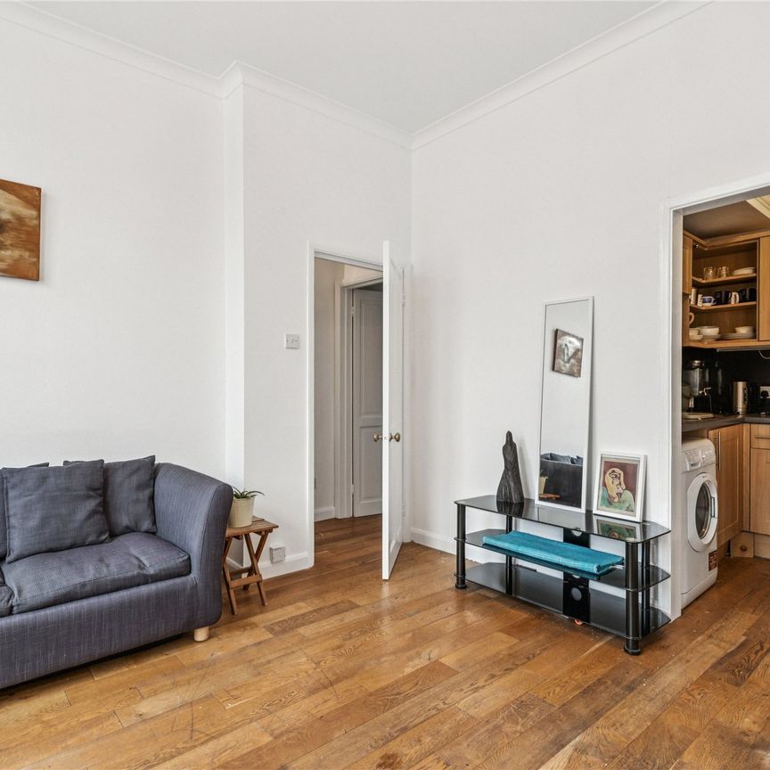 Sinclair Road, Shepherds Bush, W14 flat to rent - Photo 1