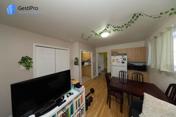 725 Godbout Est - Photo 1