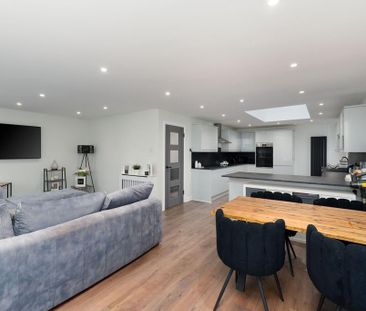 3 bedroom detached bungalow to rent - Photo 1