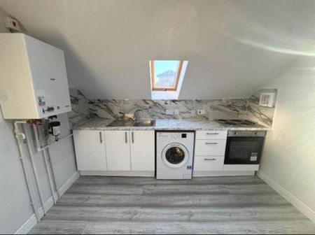 2 bedroom apartment to rent - Photo 4