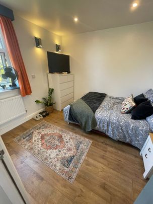 Beautiful First Floor One Bedroom Flat to Let in Withington/Disbury - Photo 1