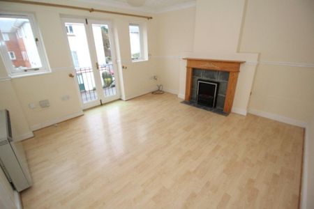 2 bedroom flat to rent - Photo 4