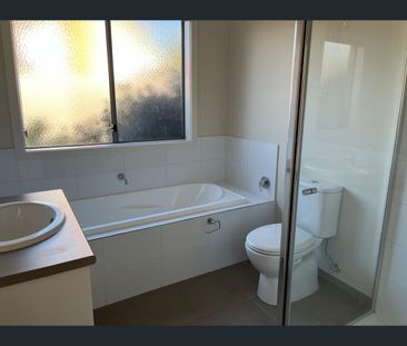 1/6 Chapman Crescent, East Geelong, Vic 3219 - Photo 2