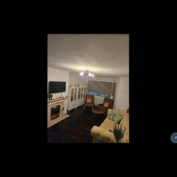 1 bedroom in a flat share to rent - Photo 1