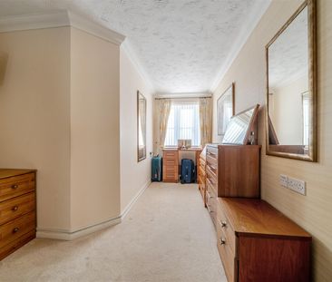 New Hall Lodge, Sutton Coldfield - Photo 5