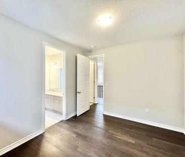 For Lease - 48 Gretzky Avenue, Barrie, Ontario - Photo 6