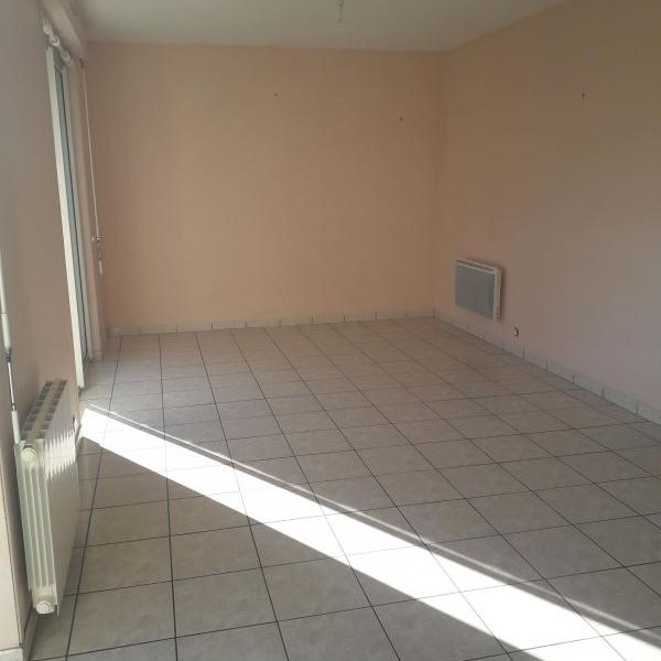 Location Appartement 3 pièces 57m² LA TREMBLADE 17390 - Photo 1