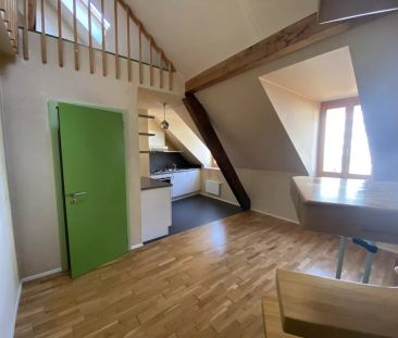 Studio en duplex avec cachet au coeur de Lausanne - Photo 2