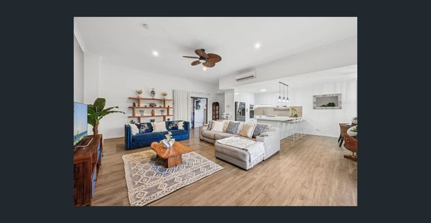 ROBINA’S ULTIMATE PENTHOUSE OFFERING SIZE, STYLE & BREATHTAKING VIEWS - Photo 1