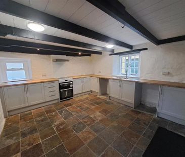 4 bedroom end of terrace house to rent - Photo 5