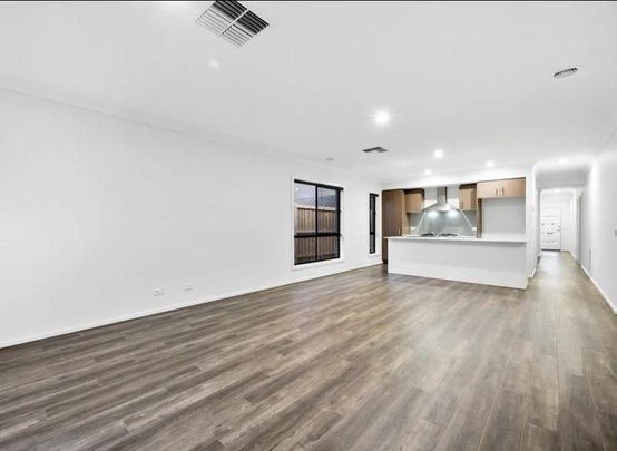 Modern Four-Bedroom Home with Double Garage & Contemporary Finishes - Photo 1