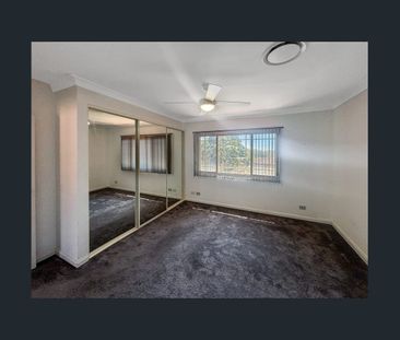 Spacious Ground Floor Townhouse - Photo 2