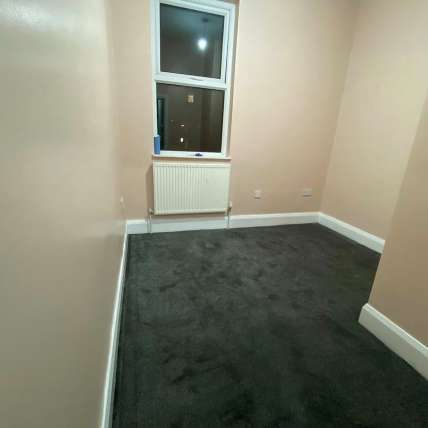 3 Bed End Terrace, Colley Street, M32 - Photo 1