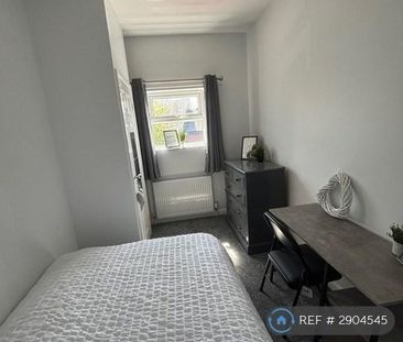 6 bedroom terraced house to rent - Photo 5