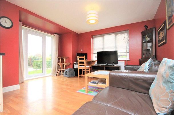 1 bedroom in a house share to rent - Photo 1