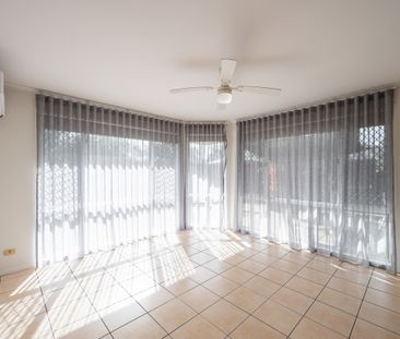 Spacious Family Living in a Quiet Taigum Pocket - Photo 3