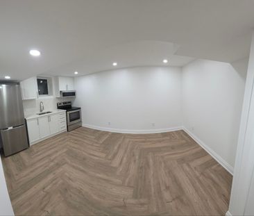 For Lease - 1 Huron Court, Aurora, Ontario - Photo 5