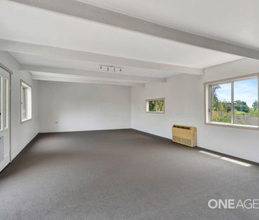 Large family home in great location! - Photo 3
