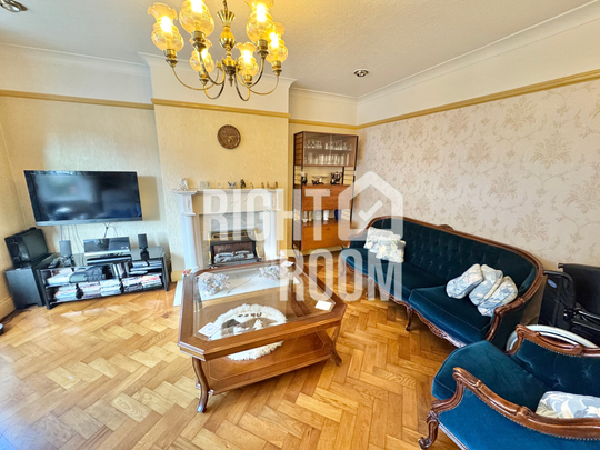 Room 1, Sharon Gardens, Victoria Park, London E9 - Photo 1
