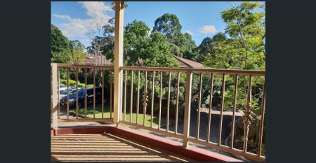 Quality spacious 3 bedroom townhouse - Photo 2