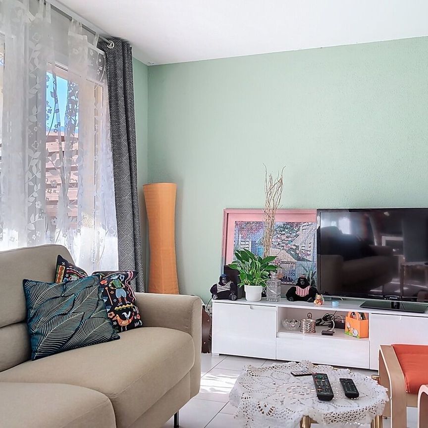 Charming 3.5 room apartment on the ground floor - Photo 1