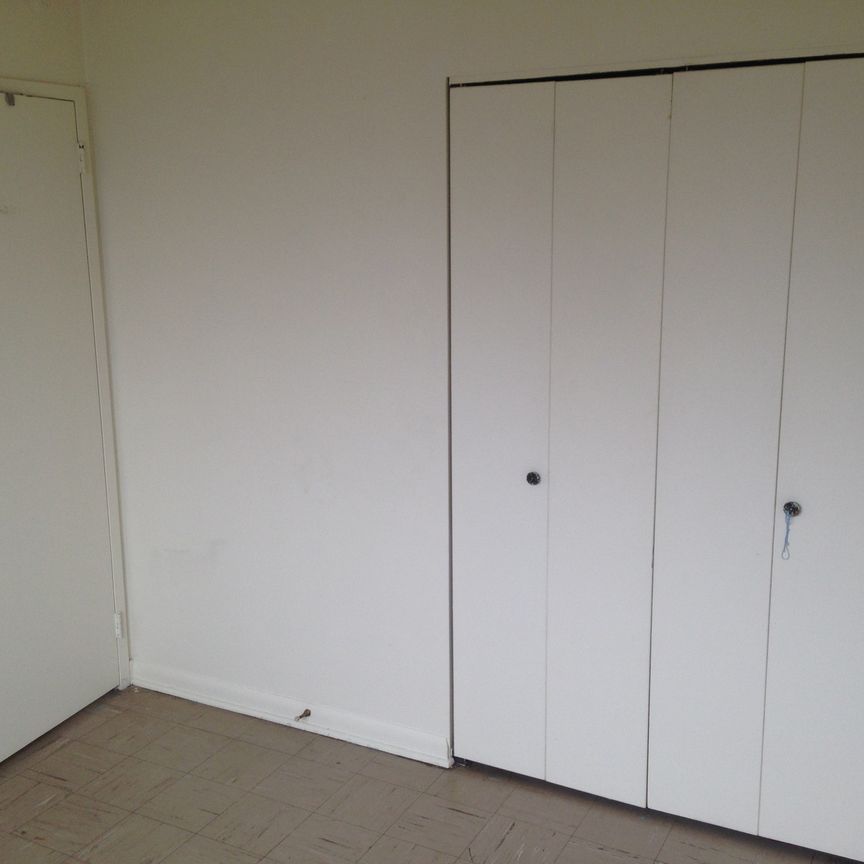 23 Theresa Crescent - Unit 9 - 2 bed, 1 bath - Photo 1